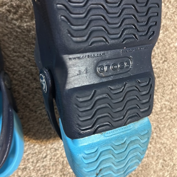 Blue crocs - Picture 4 of 4